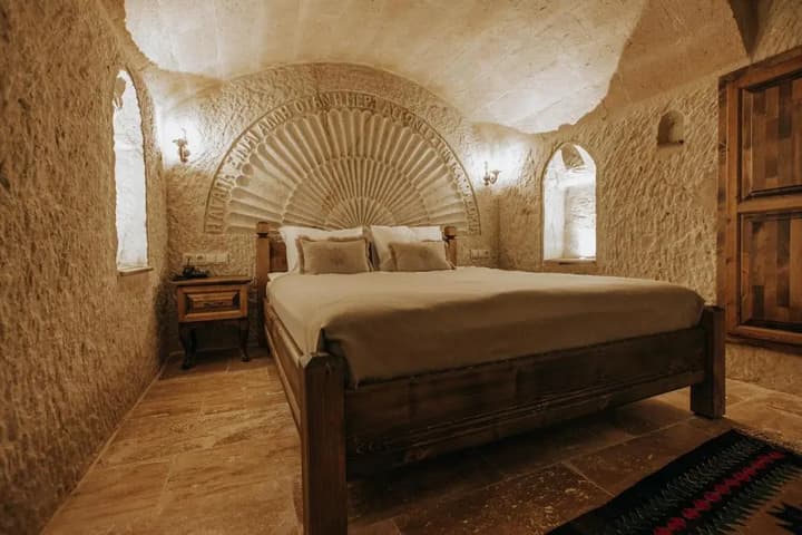 Lagania Cave Suites