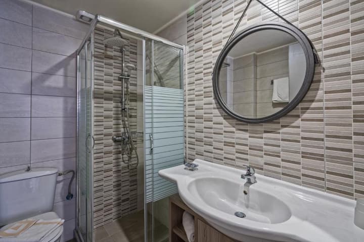 Lefkoniko Icarus Suites