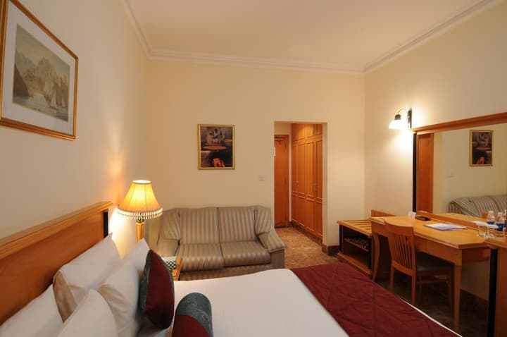 Falaj Daris Hotel