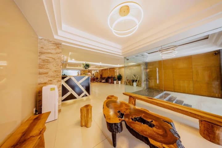 Happy Life Green Hotel