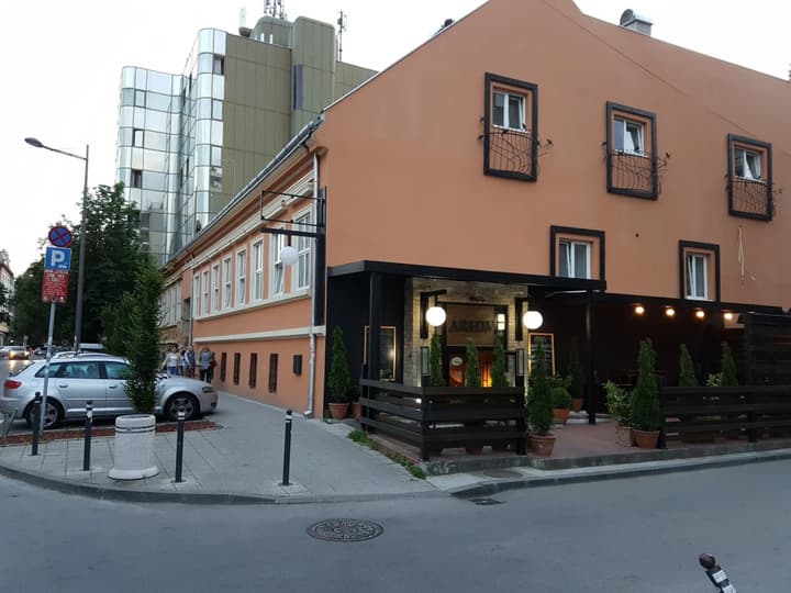 Hotel Arhiv