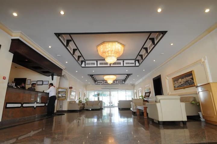 Falaj Daris Hotel