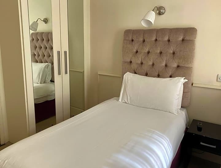 Maples House Hotel