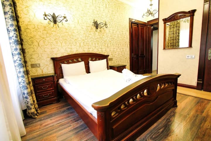 Royal Historical Boutique Hotel