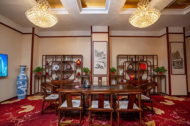 Wanfangyuan International Beijing South Railway Station Hotel
