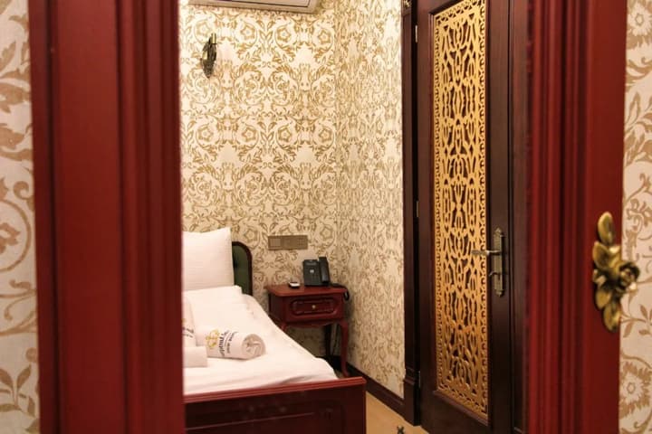 Royal Historical Boutique Hotel