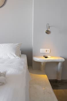 Demilmar Luxury Suites