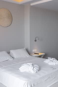 Demilmar Luxury Suites