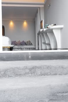 Demilmar Luxury Suites