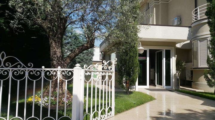 SOKRAT HOTEL TIRANA