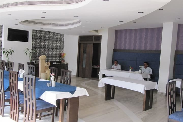 Aryans Taj Resort, Agra