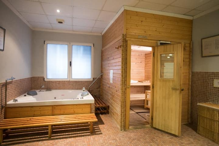 Isaacs Hostel