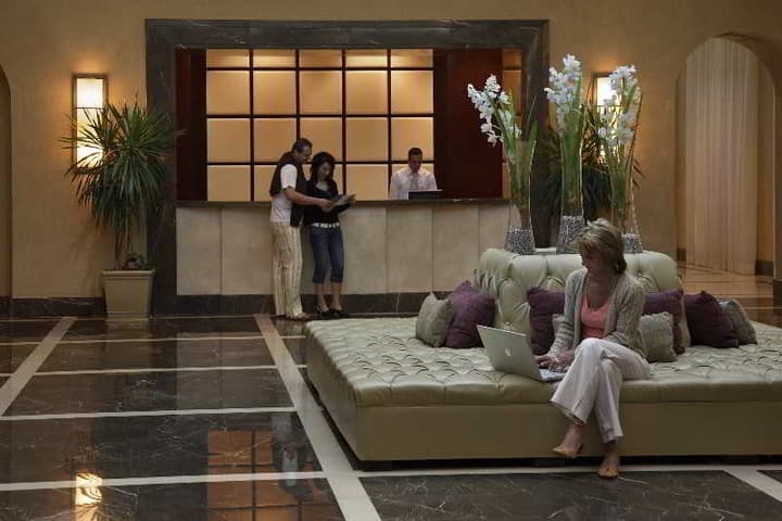 Jaz Mirabel Club