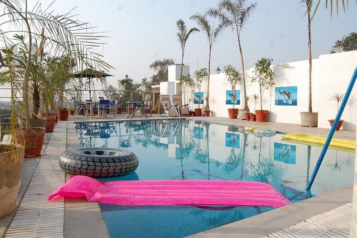 Aryans Taj Resort, Agra