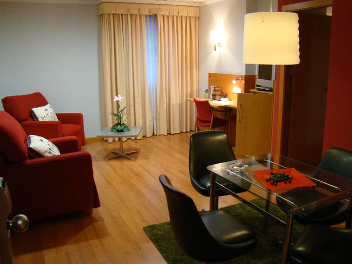 Isaacs Hostel