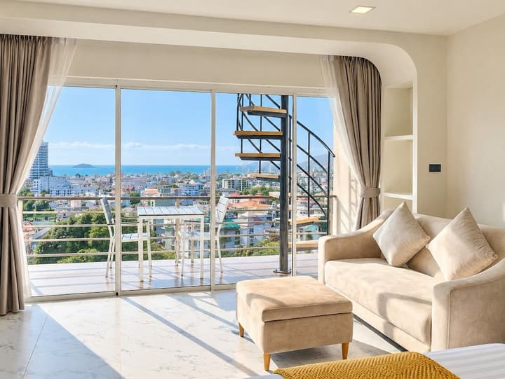 Oceanview Treasure Hotel & Residence