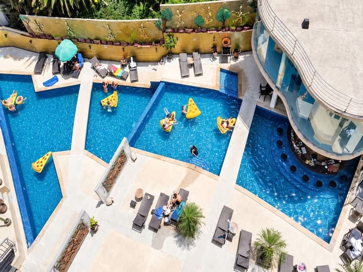 Oceanview Treasure Hotel & Residence