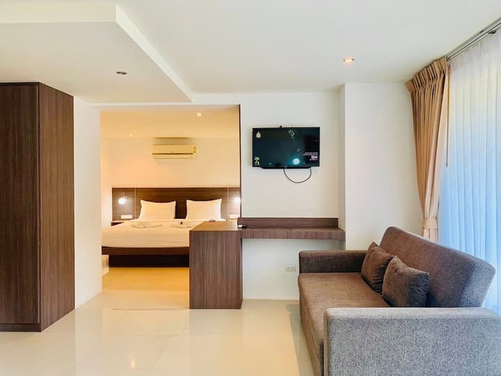 Oceanview Treasure Hotel & Residence