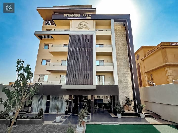 Pyramids Oasis Hotel