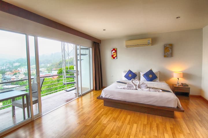 Oceanview Treasure Hotel & Residence