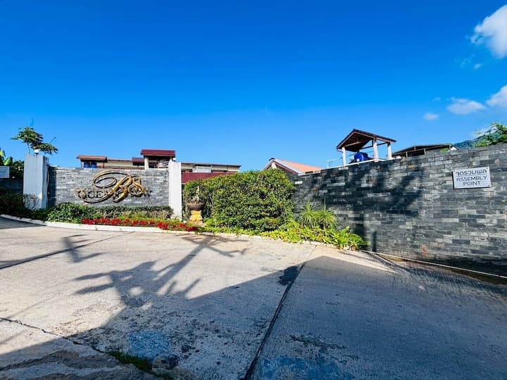 Oceanview Treasure Hotel & Residence