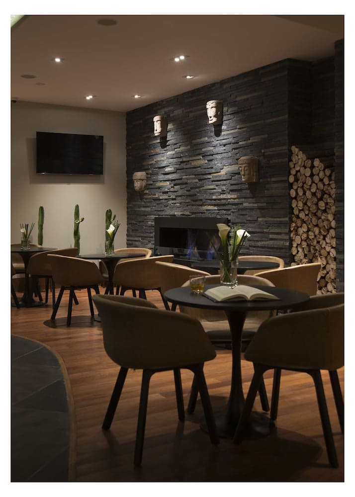 Casa Grande Suites