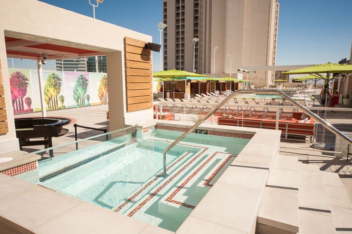 Plaza Hotel & Casino