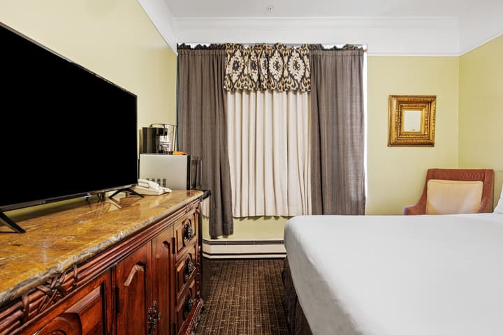 Fitzgerald Hotel