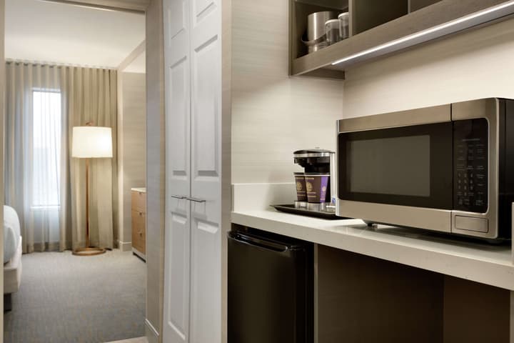 DoubleTree Suites by Hilton Hotel Boston - Cambridge