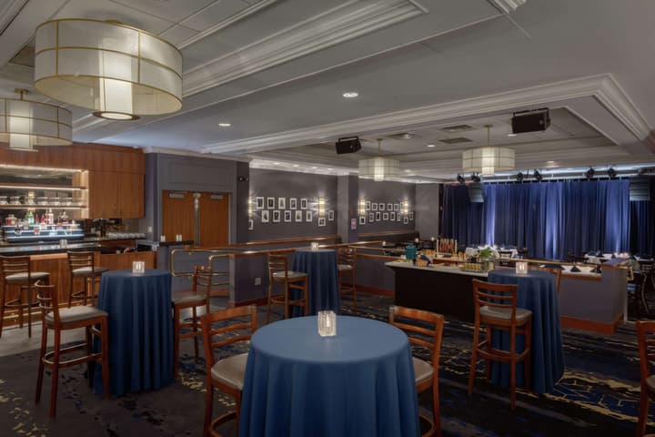 DoubleTree Suites by Hilton Hotel Boston - Cambridge