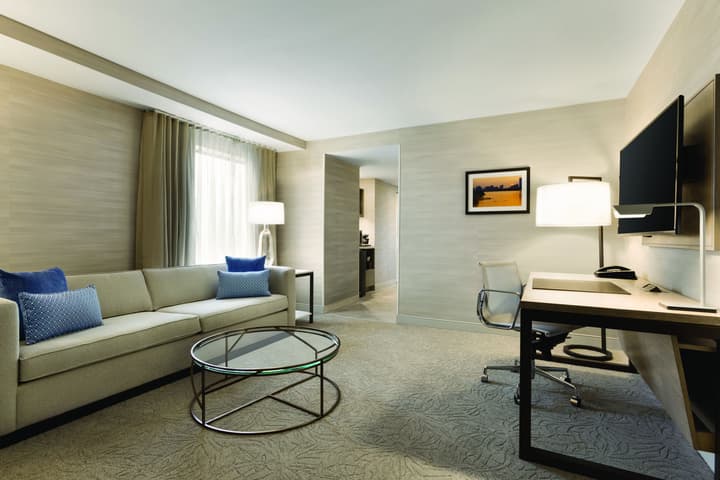 DoubleTree Suites by Hilton Hotel Boston - Cambridge