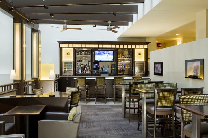 DoubleTree Suites by Hilton Hotel Boston - Cambridge