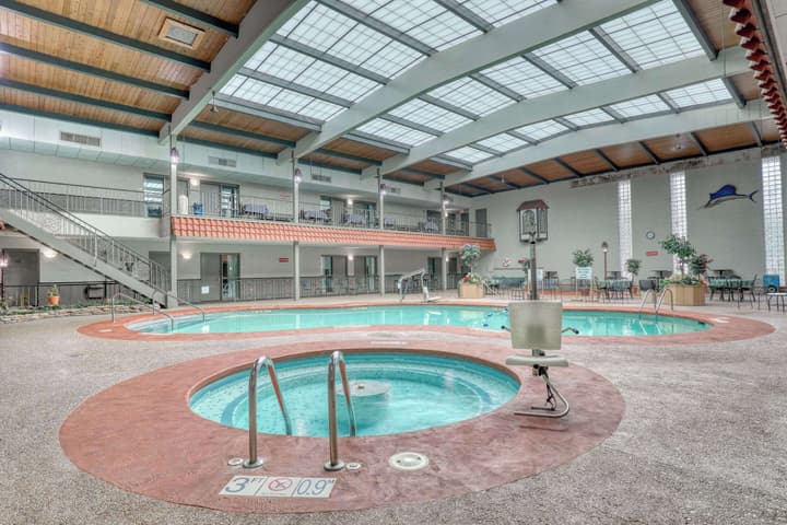 Quality Inn & Suites Green Bay Downtown