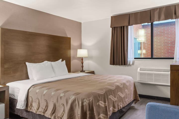 Quality Inn & Suites Green Bay Downtown
