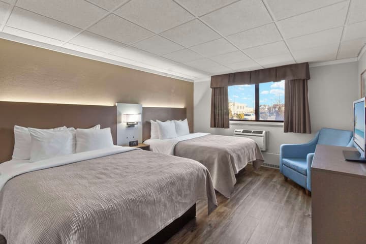 Quality Inn & Suites Green Bay Downtown