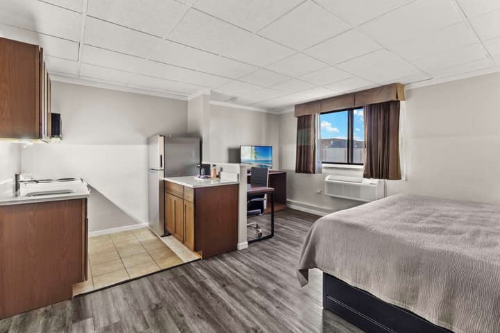 Quality Inn & Suites Green Bay Downtown