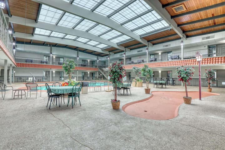 Quality Inn & Suites Green Bay Downtown
