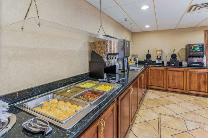 Quality Inn & Suites Green Bay Downtown