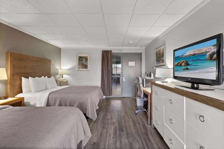 Quality Inn & Suites Green Bay Downtown