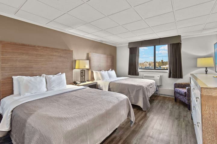 Quality Inn & Suites Green Bay Downtown