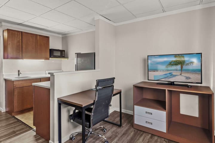 Quality Inn & Suites Green Bay Downtown