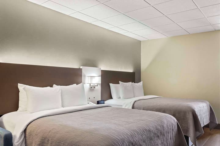 Quality Inn & Suites Green Bay Downtown