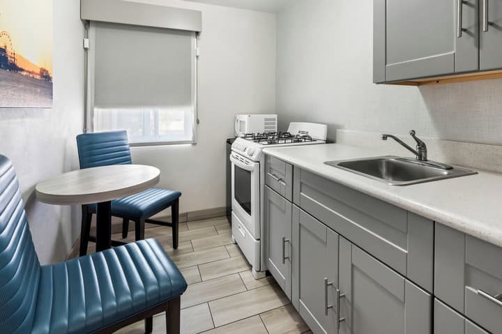 SureStay Hotel by Best Western Santa Monica