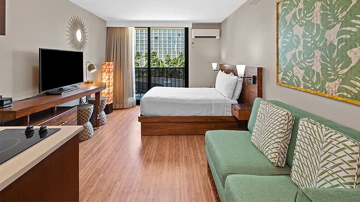 Castle Bamboo Waikīkī Hotel