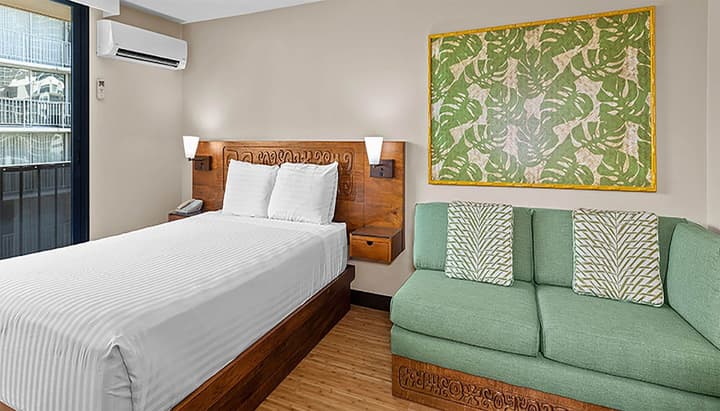 Castle Bamboo Waikīkī Hotel