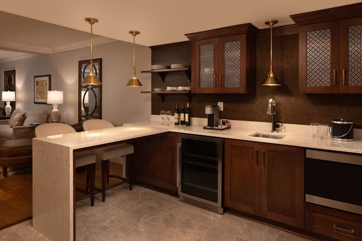 Hotel Roanoke & Conference Ctr, Curio Collection by Hilton 