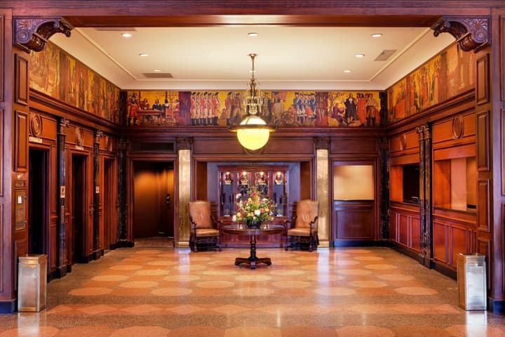 Hotel Roanoke & Conference Ctr, Curio Collection by Hilton 