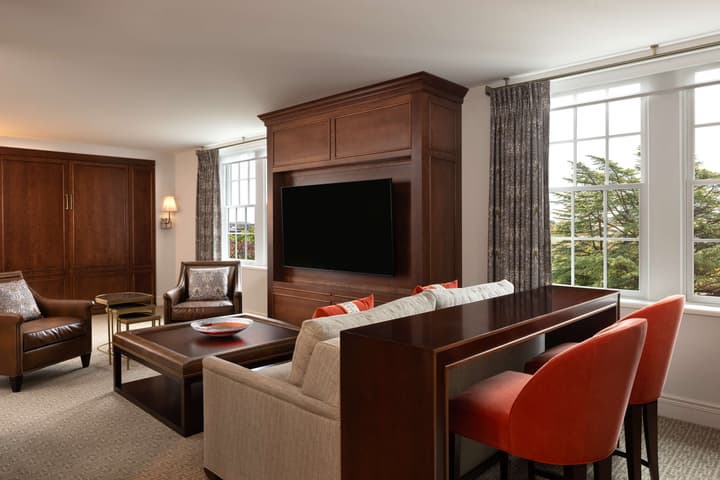 Hotel Roanoke & Conference Ctr, Curio Collection by Hilton 