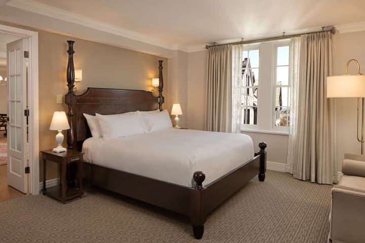 Hotel Roanoke & Conference Ctr, Curio Collection by Hilton 