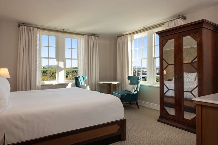 Hotel Roanoke & Conference Ctr, Curio Collection by Hilton 